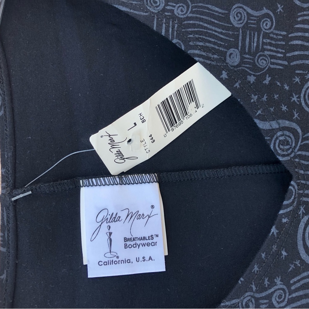 Gilda Marx Breathable’s Bodywear, V Neck, Long Sleeve, Grey and Black Print Top. - Picture 7 of 9